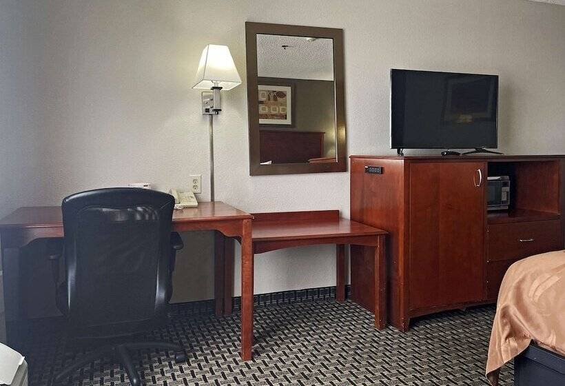 هتل Quality Inn & Suites Cincinnati Sharonville