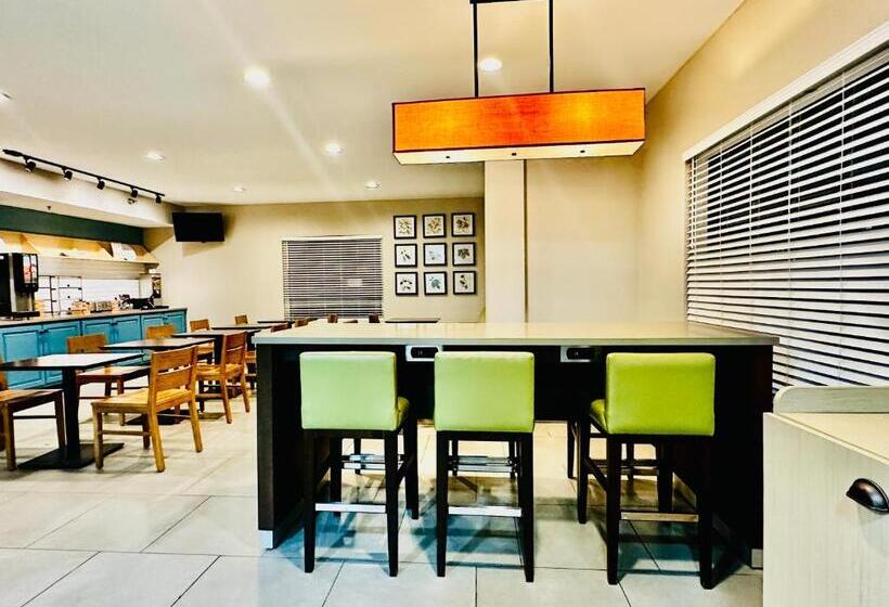 فندق Radiant Inn And Suites