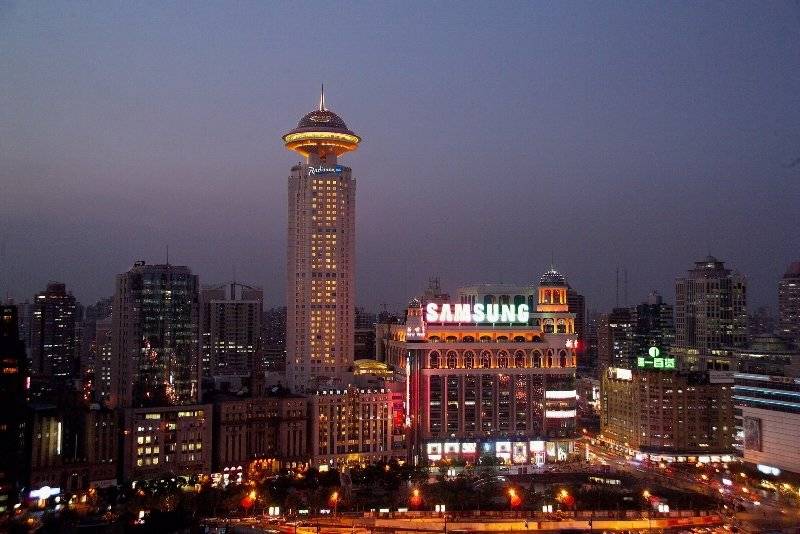 هتل Radisson Blu  Shanghai New World