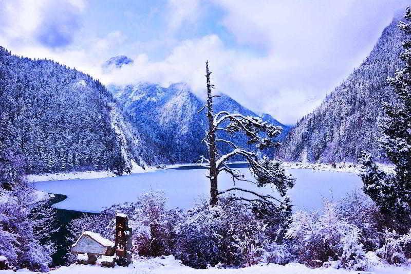 هتل Sheraton Jiuzhaigou Resort