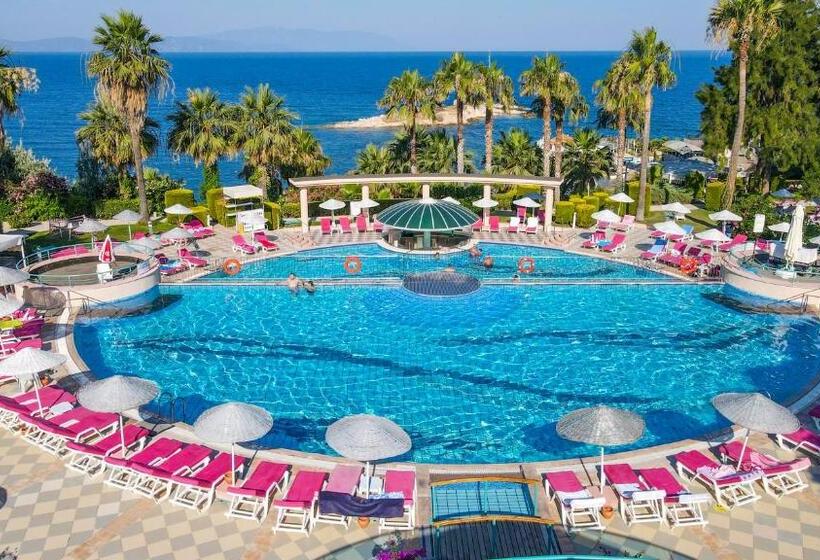 هتل The Grand Blue Sky International All Inclusive