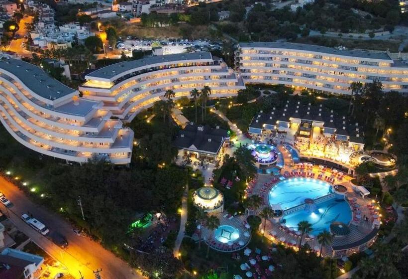 هتل The Grand Blue Sky International  All Inclusive