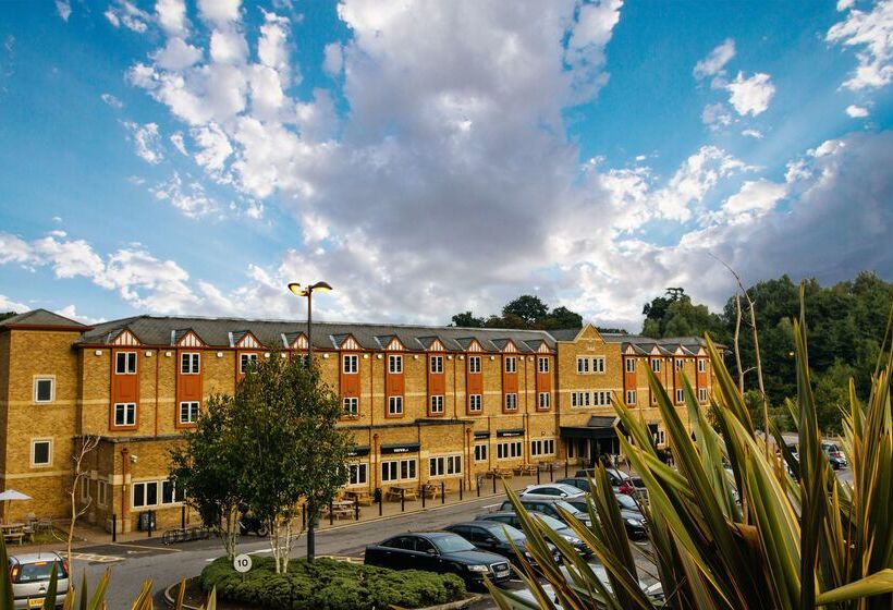 Hotel Village  Maidstone