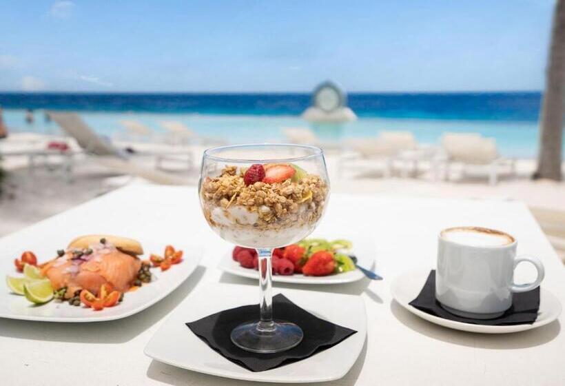 Papagayo Beach Resort
