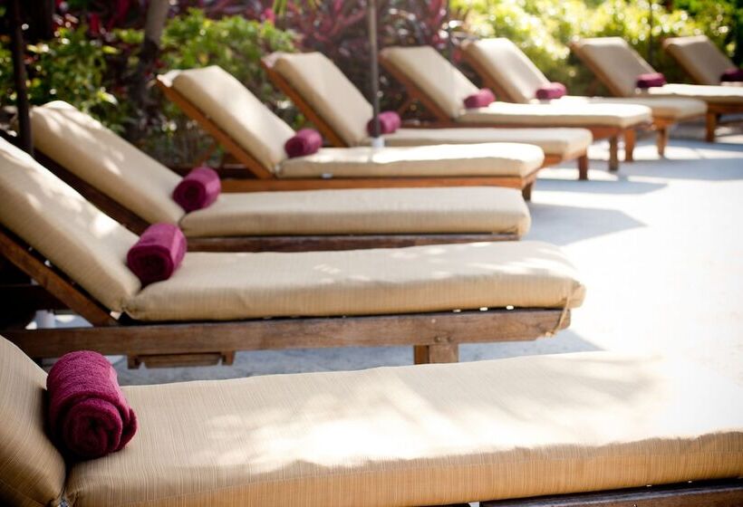 استراحتگاه Royal West Indies