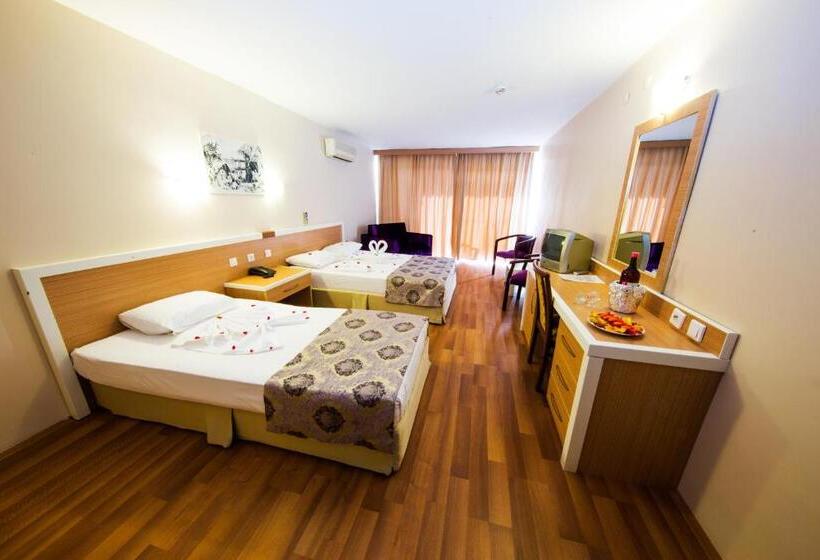 Tuntas Beach Hotel   All Inclusive