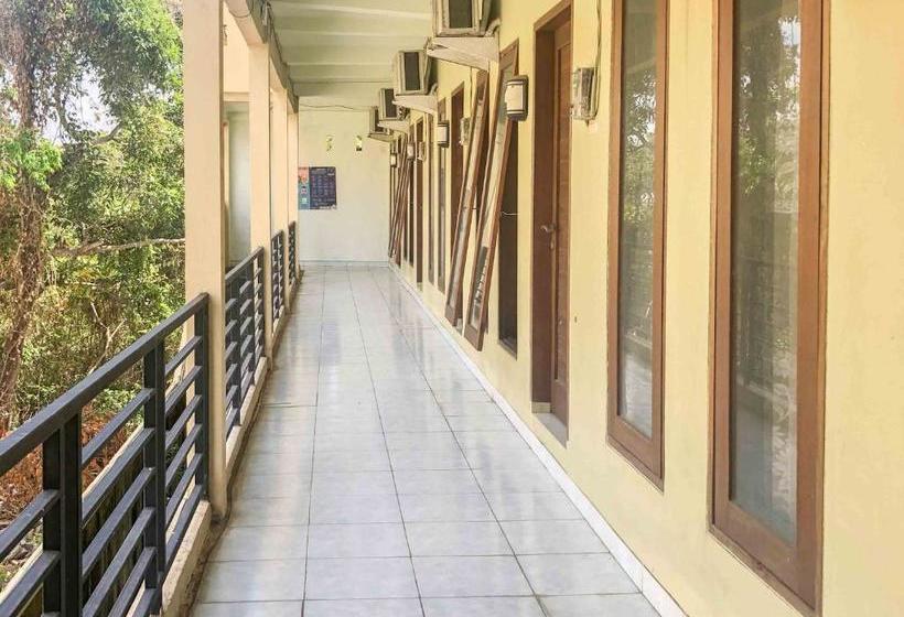 Отель Anandianta Guesthouse Nusa Dua Redpartner
