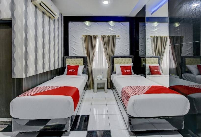 هتل Oyo 4010 Zaara Guest House Syariah