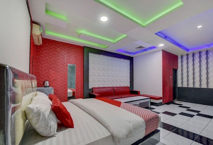 هتل Oyo 4010 Zaara Guest House Syariah
