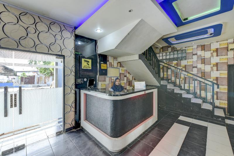 هتل Oyo 4010 Zaara Guest House Syariah