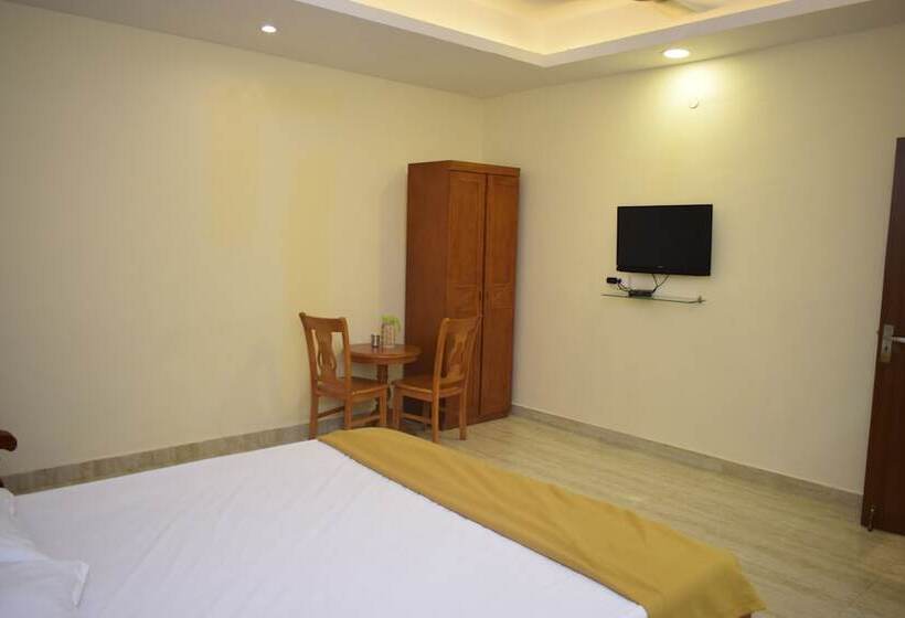 호텔 Sri Kavimany Residency, Near Auro Beach