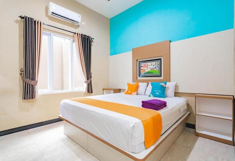 Sans Hotel Budaya Cirebon