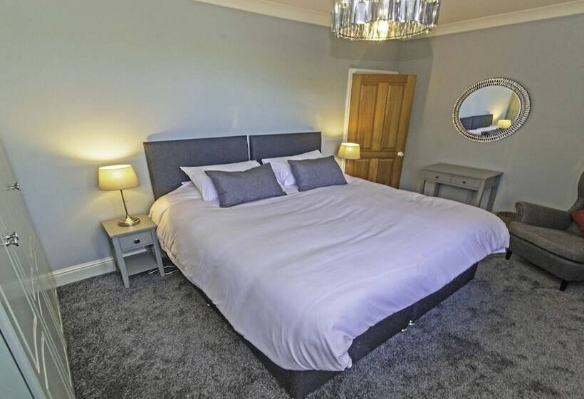 Streamways Nr Croyde 6 Bedroom, Sleeps 12 16, Hot Tub