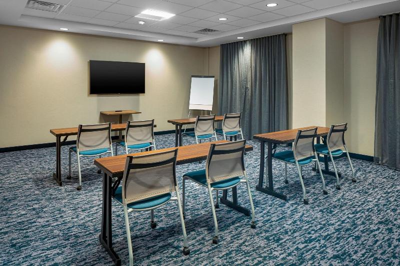 Отель Fairfield By Marriott Inn & Suites Somerset
