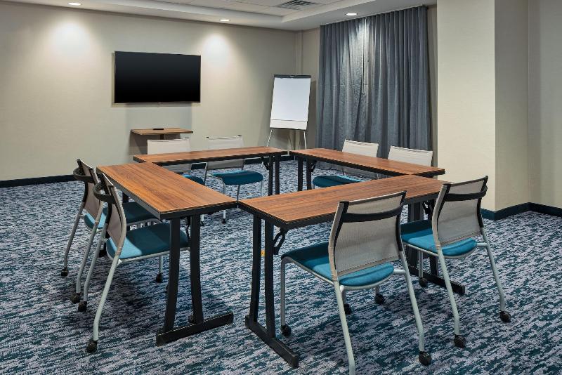 Отель Fairfield By Marriott Inn & Suites Somerset
