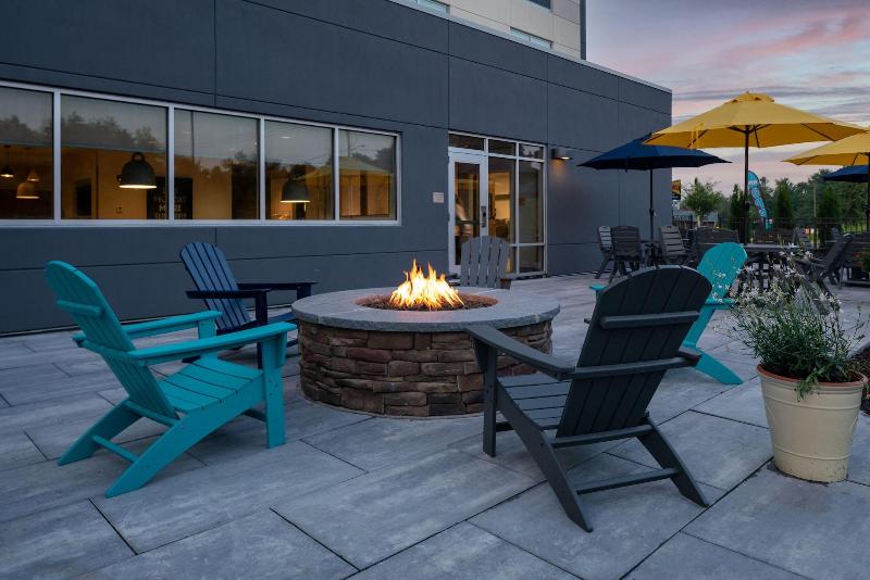 Отель Fairfield By Marriott Inn & Suites Somerset
