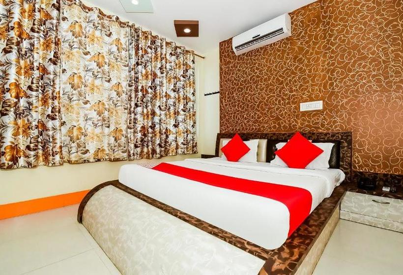 فندق Oyo 37863  Dharam Palace