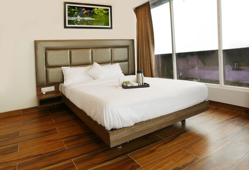 هتل Sky Suites By Monarch