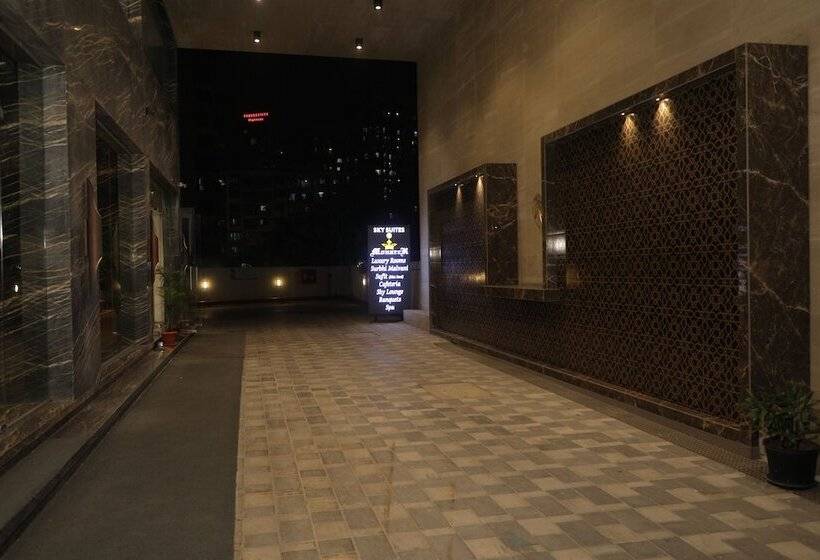 هتل Sky Suites By Monarch