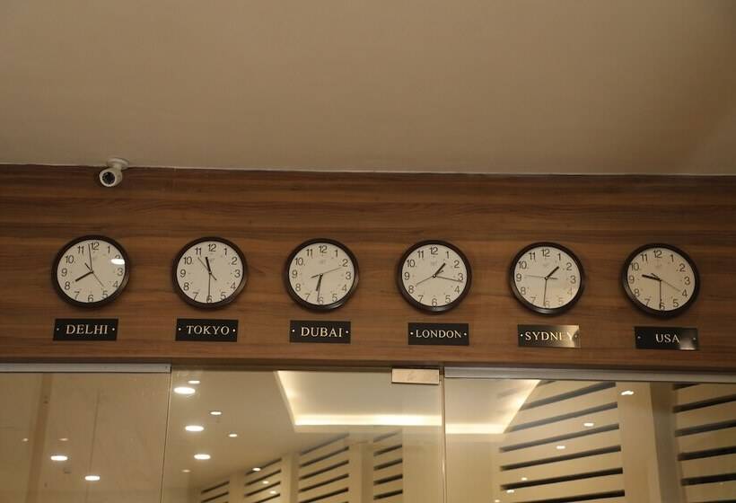 هتل Sky Suites By Monarch