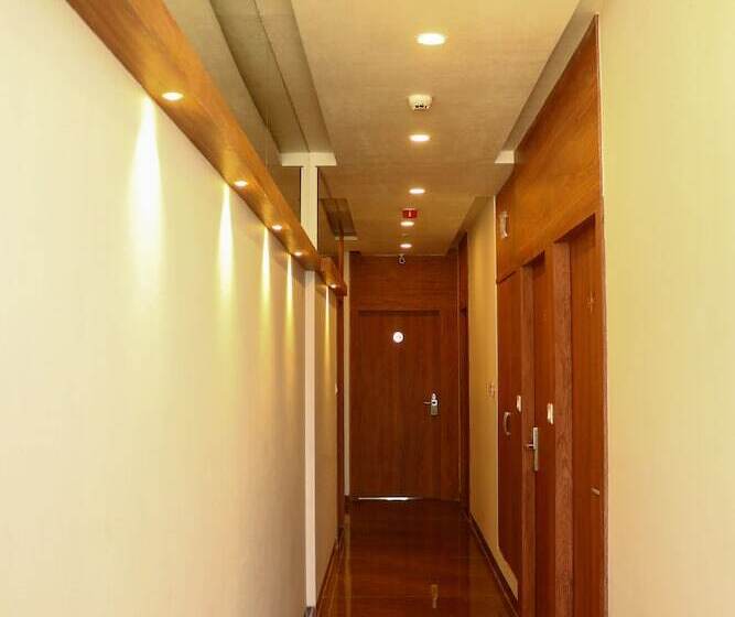 هتل Sky Suites By Monarch