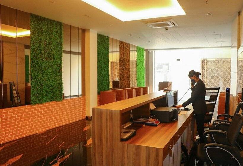 هتل Sky Suites By Monarch