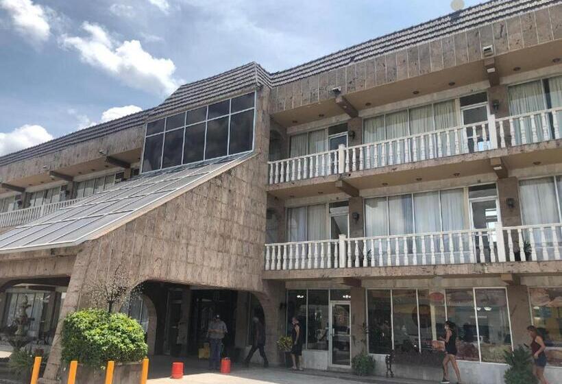 هتل Plaza Riviera