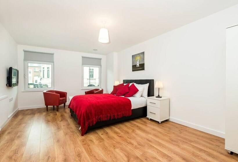 پانسیون Greens End House