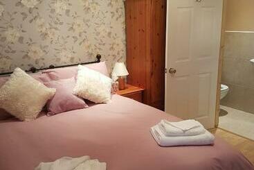 تختخواب و صبحانه Rockhill Hospitality
