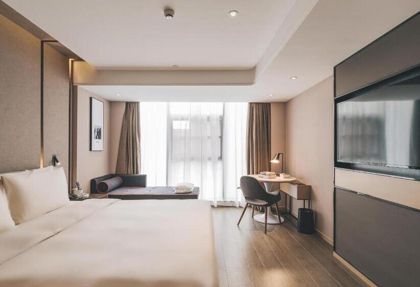Atour Hotel Huzhou Dongwu