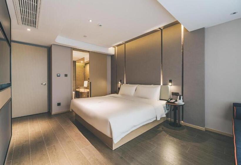 Atour Hotel Huzhou Dongwu