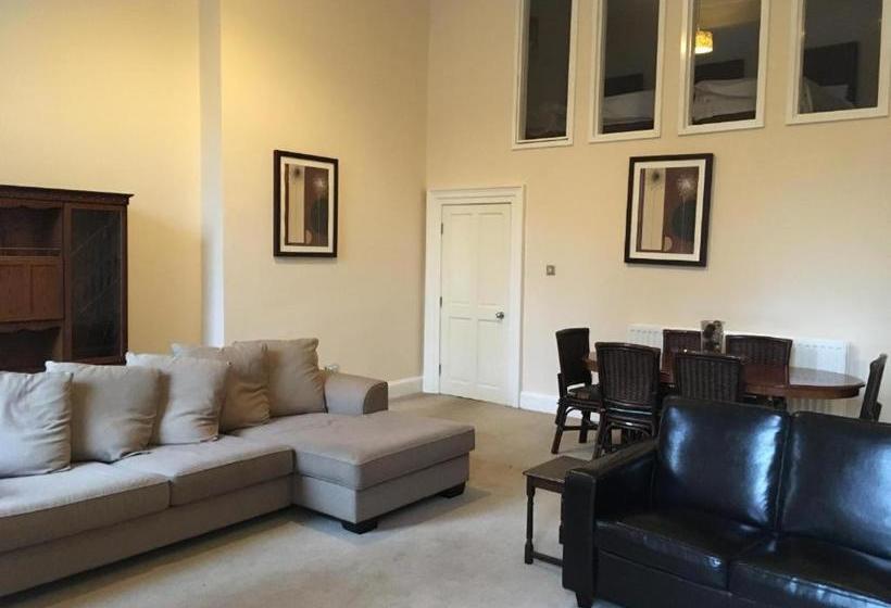 فندق Oyo Ellison Hall