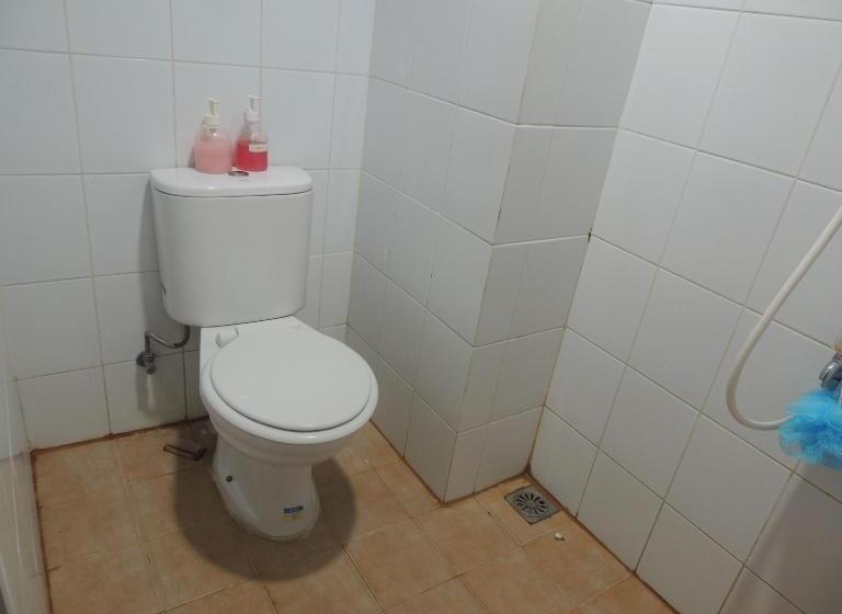 Отель Reva Room On Gunung Putri Square Apartment