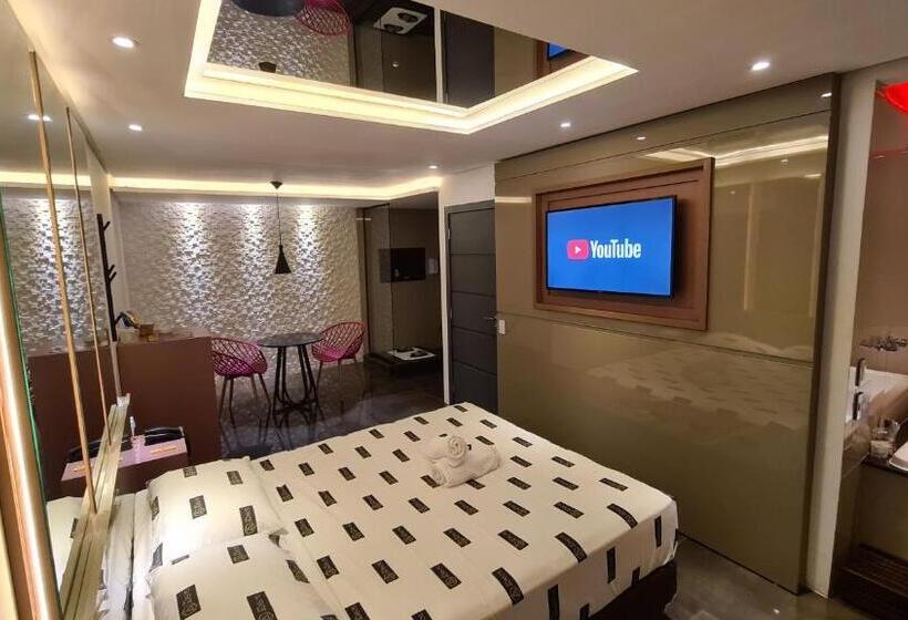 Sense Motel