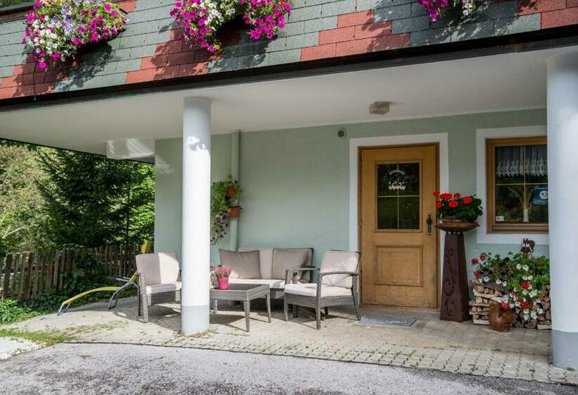 Общежитие Landhaus Bergzeit