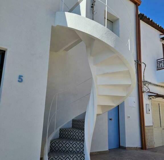 تختخواب و صبحانه Antico Borgo Dei Templi