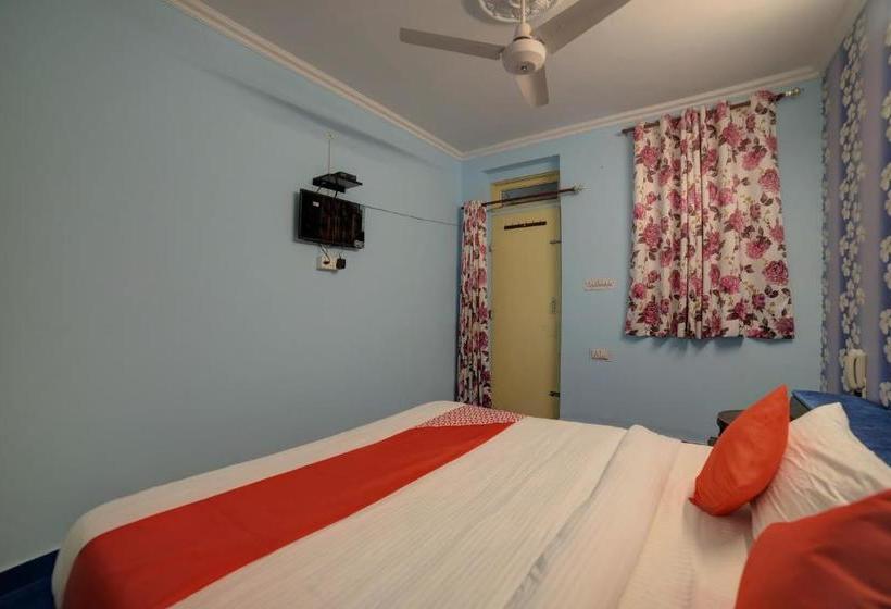 فندق Oyo 28453 Meenu Inn