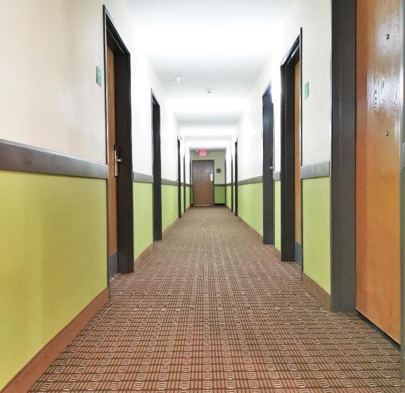 汽车旅馆  Travel Inn And Suites  Sikeston Miner I 55 Exit 67