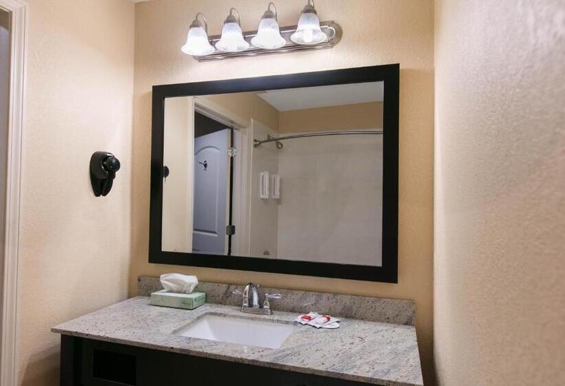 בית מלון כפרי Days Inn & Suites By Wyndham Florence/jackson Area