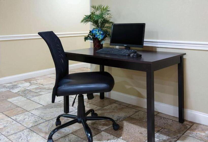 בית מלון כפרי Days Inn & Suites By Wyndham Florence/jackson Area