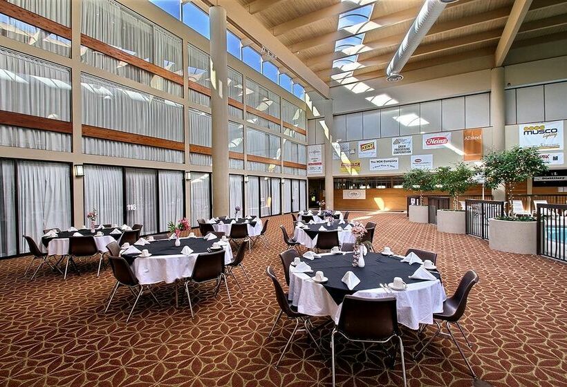 Clarion Hotel Muscatine