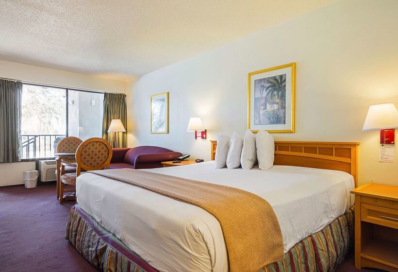 هتل Americas Best Value Inn & Suites Melbourne
