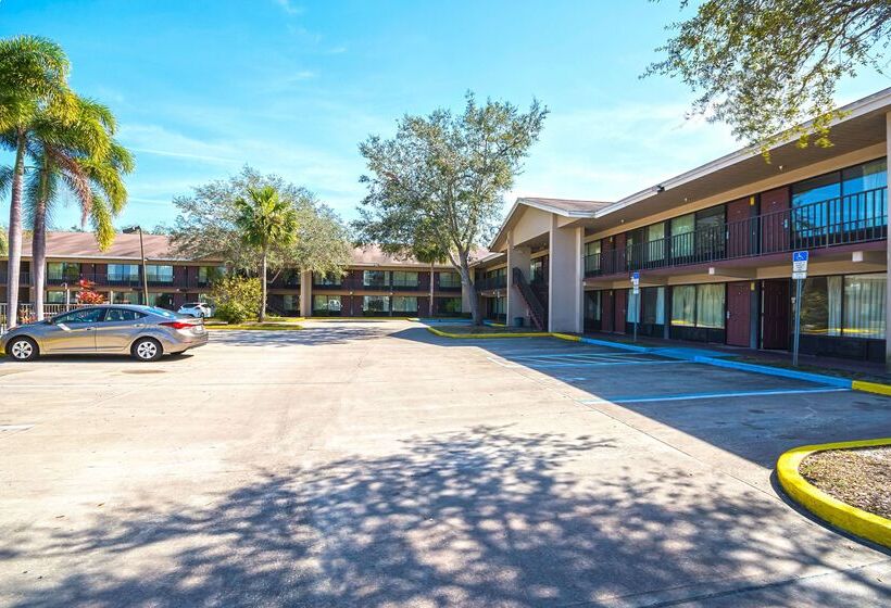 هتل Americas Best Value Inn & Suites Melbourne