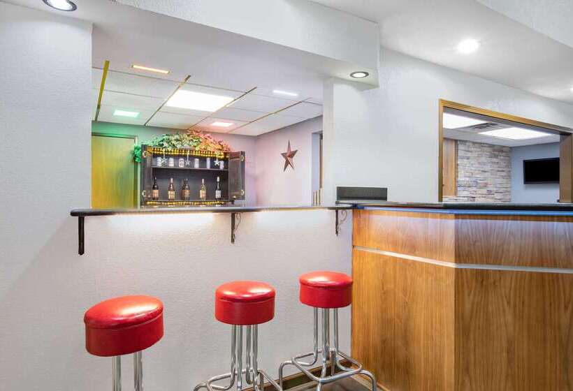 בית מלון כפרי Americinn By Wyndham Pella