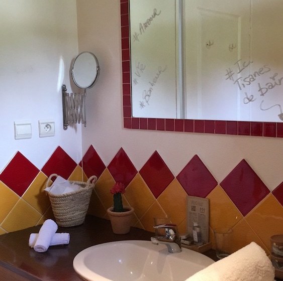 호텔 Hôtel Auberge La Fenière  Les Collectionneurs