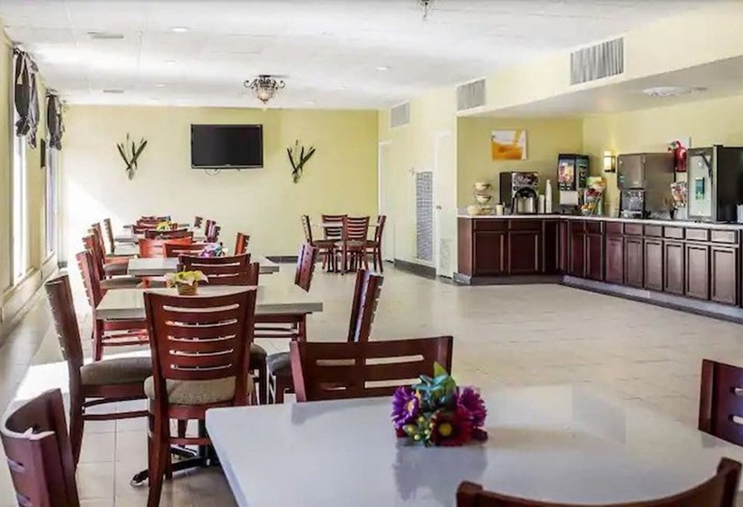 בית מלון כפרי Baymont By Wyndham Walterboro