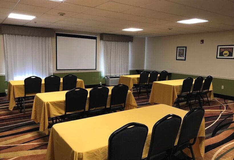 فندق Best Western Rayne Inn