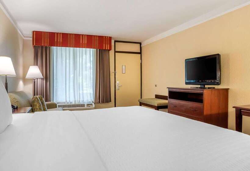 فندق Clarion Inn Conference Center