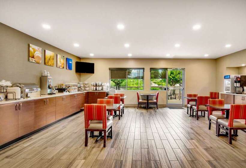 فندق Comfort Inn Airport