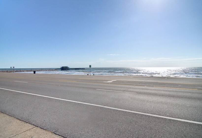 هتل Spark By Hilton Galveston